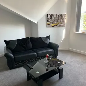 No 9 - Large 1 Bed Near Sefton Park And Lark Lane Liverpool